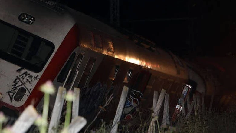 ΕΚΤΑΚΤΟ: Εκτροχιάστηκε τρένο στον Δομοκό – Προσέκρουσε σε βράχια